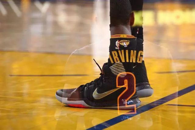 [图]奥利塞造5球凯恩破门 拜仁6-2逆转弗赖堡