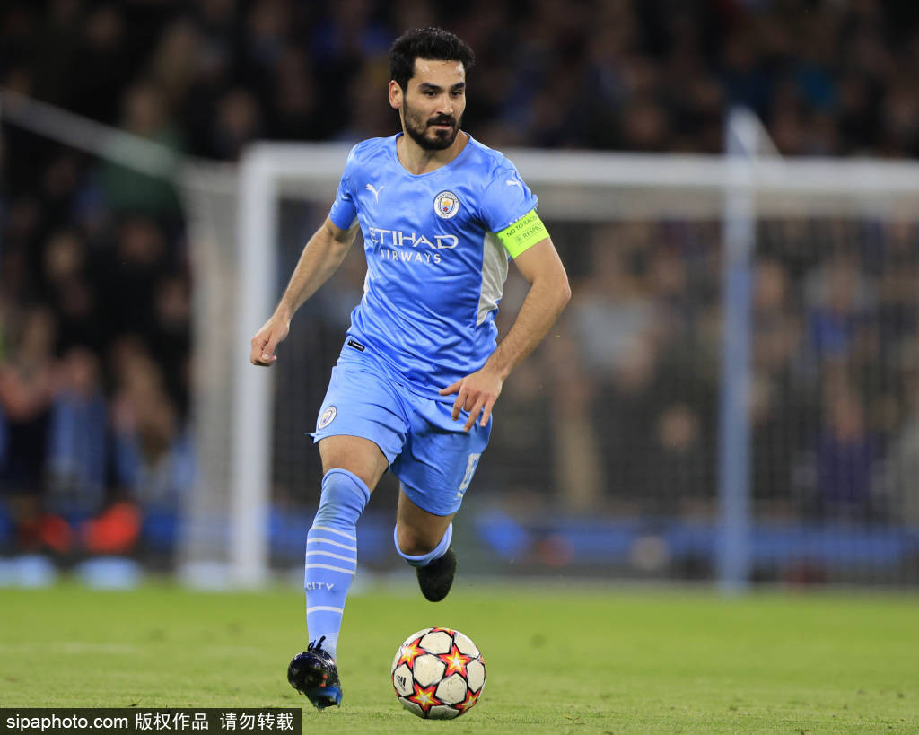 复出在即！利物浦社媒晒弗林篷恢复训练照，此前球员诊断腿筋受伤