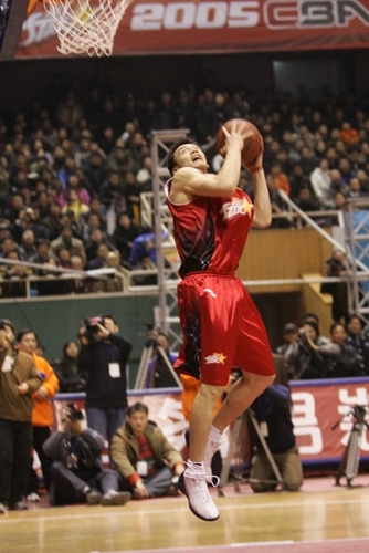 比赛日：巴萨胜皇马卫冕西超杯 曼联遭一轮游&曼城10-1