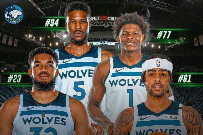 U22国足进球时，场内消防员也很激动呀，不过出于专业还是保持了克制