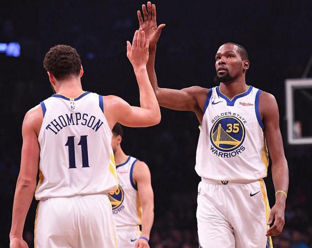 亚历克斯·罗德里奎兹完成 40-40 纪录，证明了游击手也能拥有超强力量